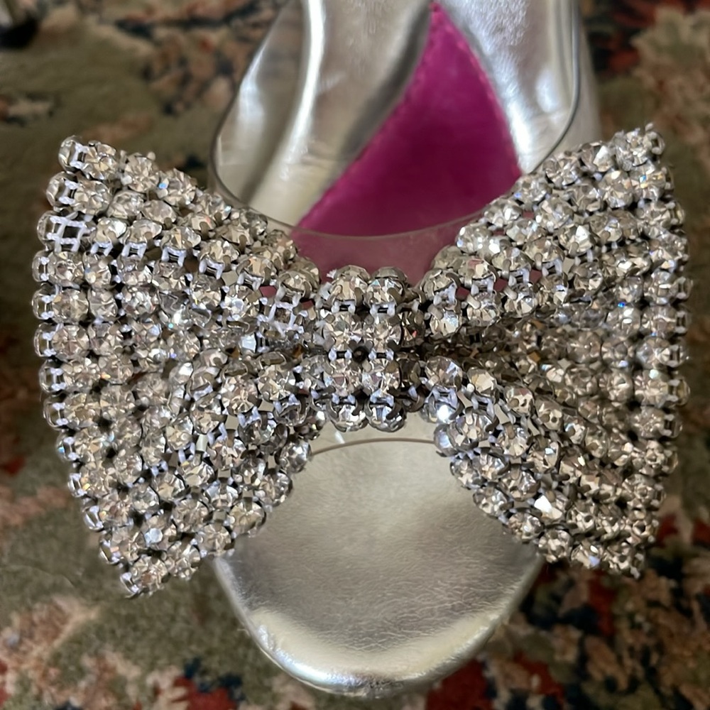 Vintage Betsey  Johnson heels size 6. Rhinestone bow - Picture 2 of 8